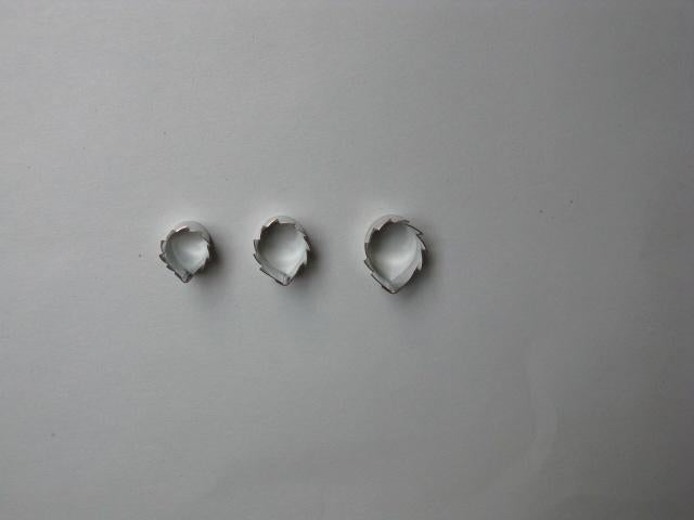 Mini Rose Leaf Serrated one side set of 3