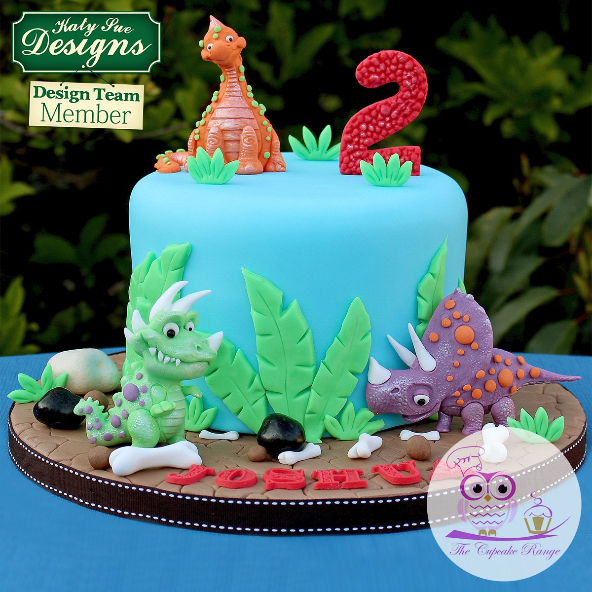 Dinosaur mould store cake